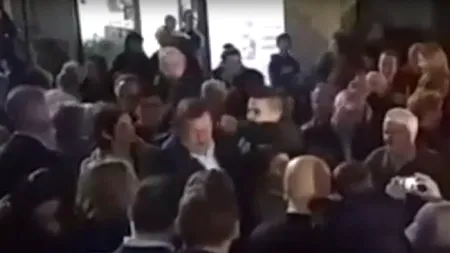 Premierul spaniol, lovit cu pumnul în față de un minor. VIDEO