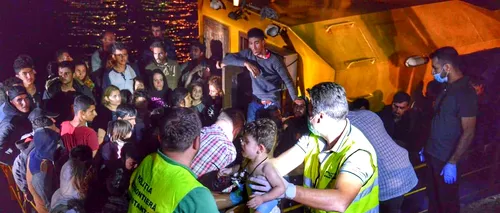157 de migranți, între care 56 de copii, la bordul ambarcațiunii ce plutea în derivă pe Marea Neagră. VIDEO