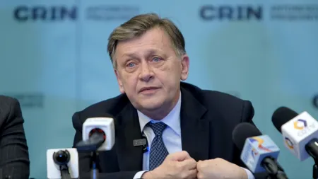 Crin Antonescu, despre cheltuielile din pre-campanie: Am cheltuit ceva bani, că mi-am luat niște HAINE noi