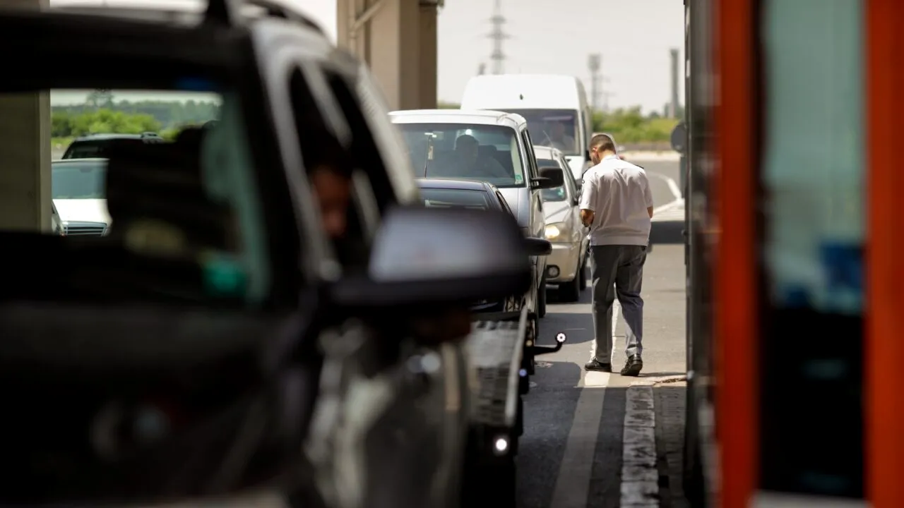 Un tânăr din Arad a fost prins la frontieră cu un permis de conducere fals. Documentul a fost cumpărat în urma unui anunţ găsit pe internet