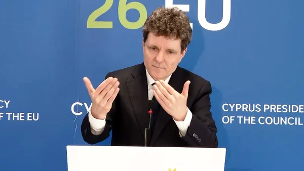 Cum i-a răspuns Nicușor Dan lui George Simion după ce liderul AUR l-a făcut „paraplegic” pe președinte