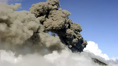 Aeroportul din San Jose, închis din cauza unor erupții ale vulcanului Turrialba