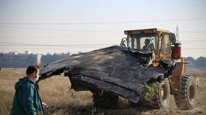 FOTO Buldozerele de la locul prăbușirii avionului din Iran ar putea distruge dovezi cruciale în stabilirea adevărului 