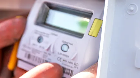 Proiect ANRE: Factura la energie să fie calculată numai pe baza datelor înregistrate de contoarele inteligente. Consumatorii să nu mai trimită indexul auto-citit