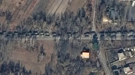 Noi imagini prin satelit: Convoiul militar rusesc și-a dublat inexplicabil dimensiunile în doar câteva ore. Tehnica militară aflată în drum spre Kiev se întinde pe 64 kilometri