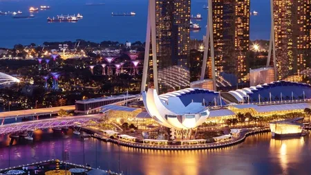 ANCHETĂ. Cazinoul Marina Bay Sands din Singapore, deținut de miliardarul american Sheldon Adelson, se confruntă cu acuzații de spălare de bani
