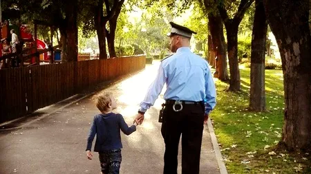 Polițistul copiilor pierduți din Brașov, în acțiune: Un copil s-a ascuns după ce s-a pierdut de mamă / Bărbatul l-a găsit în doar 15 minune