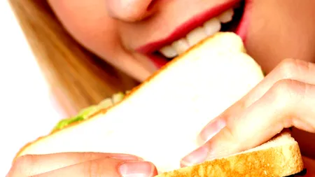 Motivul incredibil pentru care această stewardesă a fost concediată