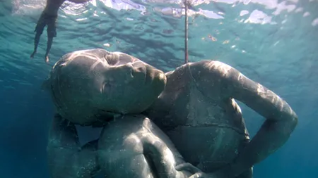 FOTO: Cum arată cea mai mare sculptură subacvatică din lume.