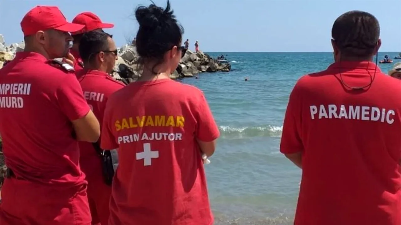 Un bărbat de 68 de ani a murit înecat, la Eforie Nord, după ce a ignorat steagul roșu. Salvamarii îl scoseseră din apă de trei ori în cursul zilei
