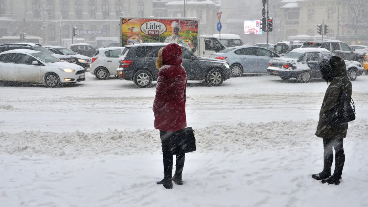 Avertizare ANM pentru mare parte din țară. Cod galben și portocaliu de vânt, ploi și viscol