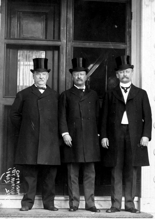 Grover Cleveland (stânga), Theodore Roosevelt (centru) și David R. Francis (dreapta). Sursa Foto: Profimedia 