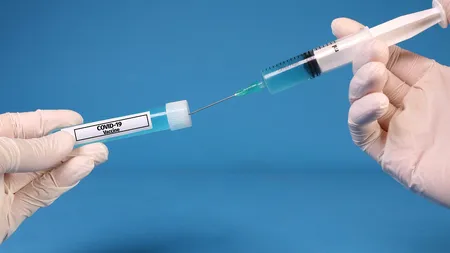 Începe vaccinarea prin centrele mobile. Județele în care sunt astfel de unități și ce tip de vaccin folosesc