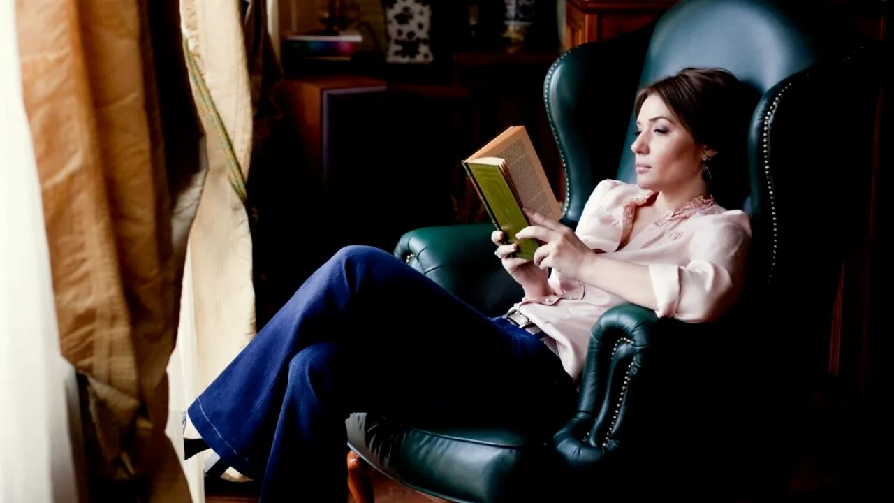 Floriana Jucan, despre cărți și plăcerea de a citi: ”Biblioteca era un Univers în care călătoream”