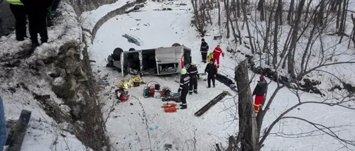 Grav accident pe DN1A, în Măneciu. Doi morți și patru răniți, după ce o mașină a căzut în râpă. VIDEO