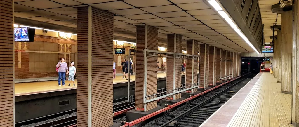 Incident la stația de metrou „1 Mai”. Călătorii au sunat la 112 după ce au văzut că iese fum din tunel / UPDATE: Circulația trenurilor, reluată