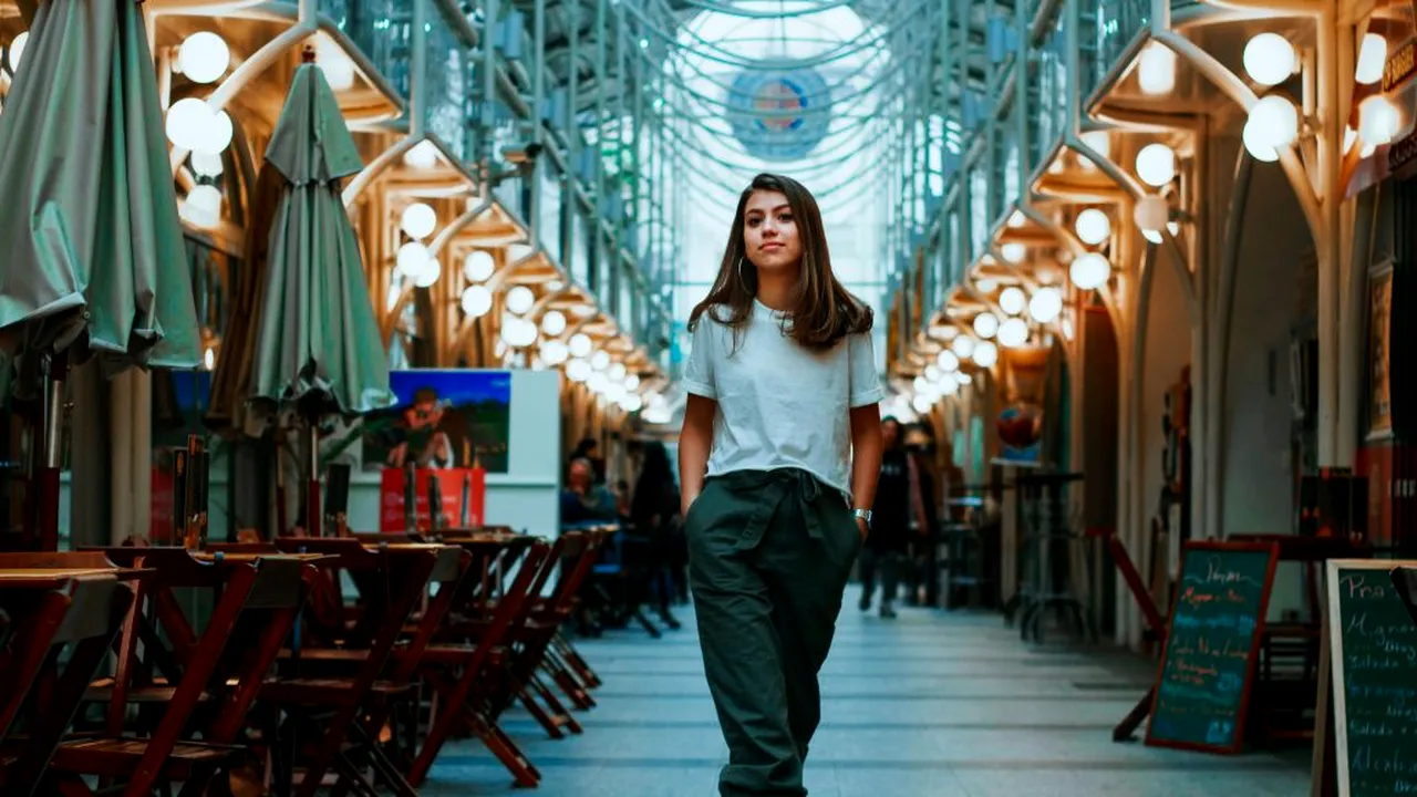 8 ȘTIRI DE LA ORA 8. Condițiile în care se redeschid restaurantele. Ce nu veți avea voie să faceți în interiorul localurilor