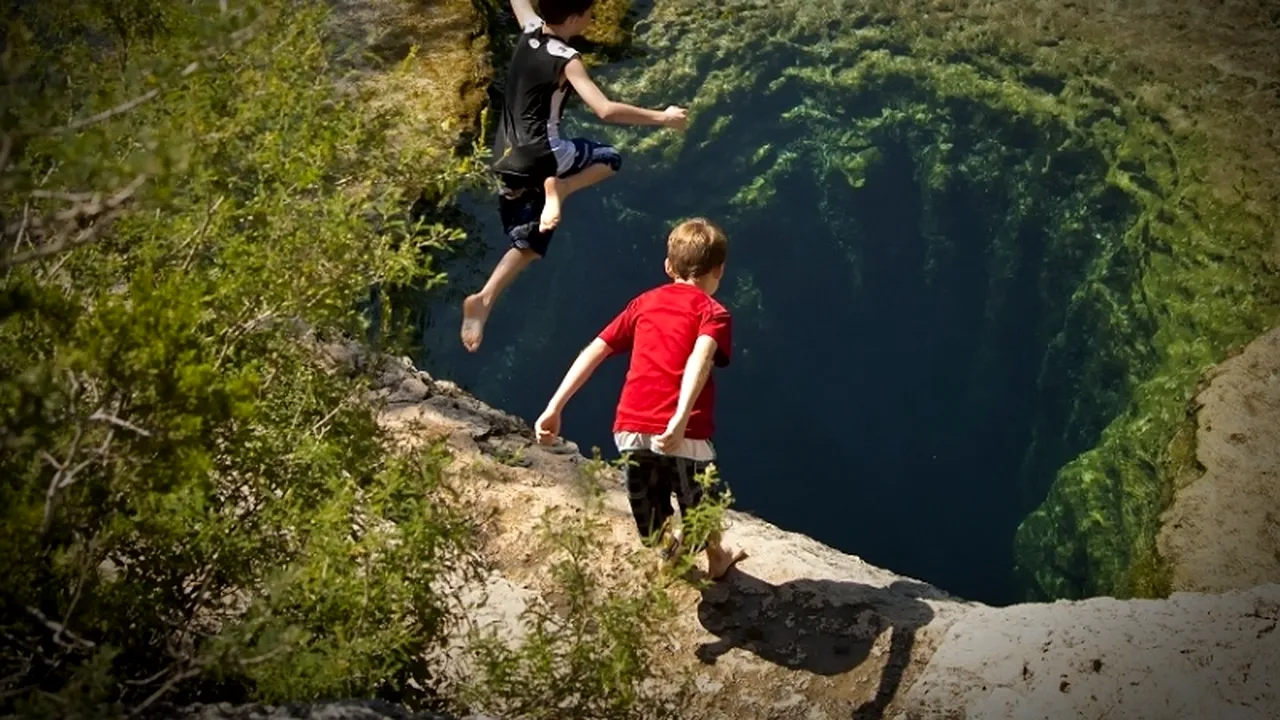 VIDEO. Cum arată ''groapa fără fund'' din Texas