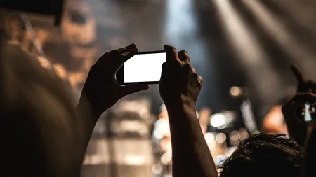 ATENȚIE! Telefoanele care nu se mai pot vinde pe teritoriul României / Ce amenzi riscă cei care nu respectă interdicția