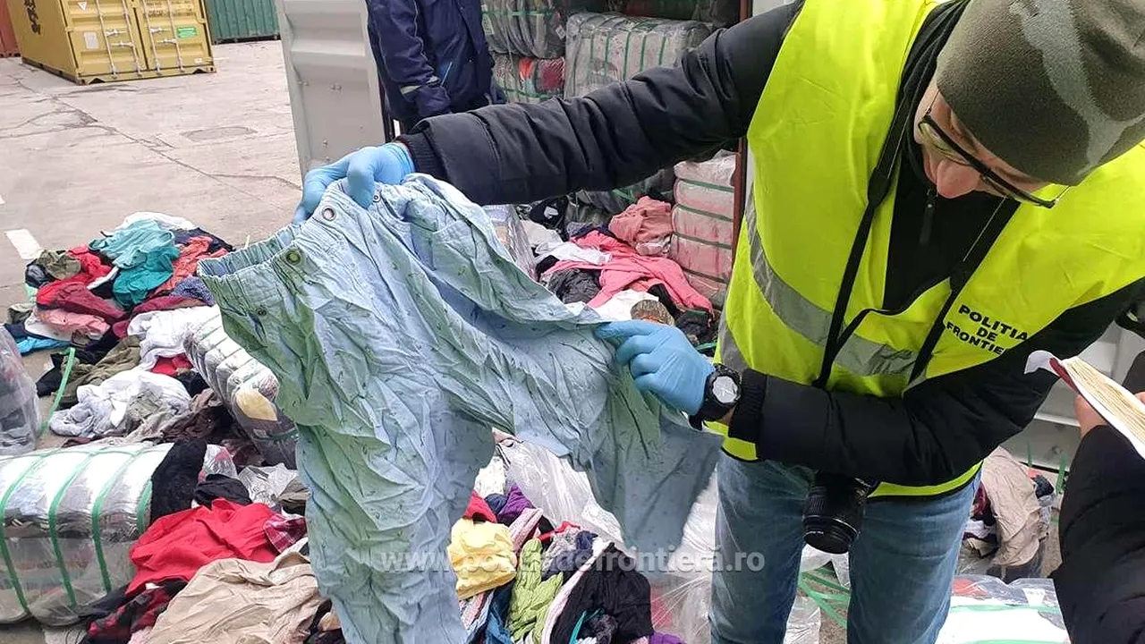 Ce AMENZI ar putea primi românii care nu vor recicla hainele din ianuarie 2025. Cum se colectează deșeurile textile