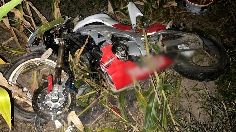 GALERIE FOTO | Un tânăr a murit, în urma unui grav accident de motocicletă / Tânăra care îl însoțea a ajuns la spital