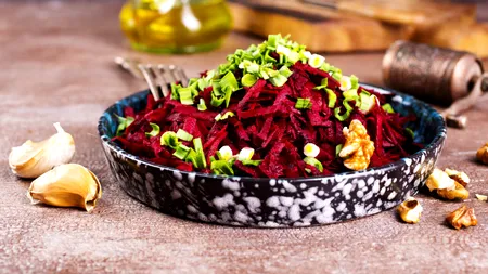 Superalimentul considerat „purificator al sângelui”. Este afrodiziac, scade tensiunea arterială și era adorat de romani