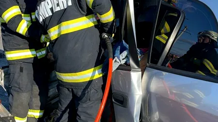 Accident mortal în Prahova. Ambii șoferi au rămas încarcerați și au decedat | VIDEO