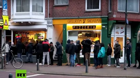 CORONAVIRUS. Olandezii, panicați că n-au ce fuma în carantină/ Cozi imense la marijuana