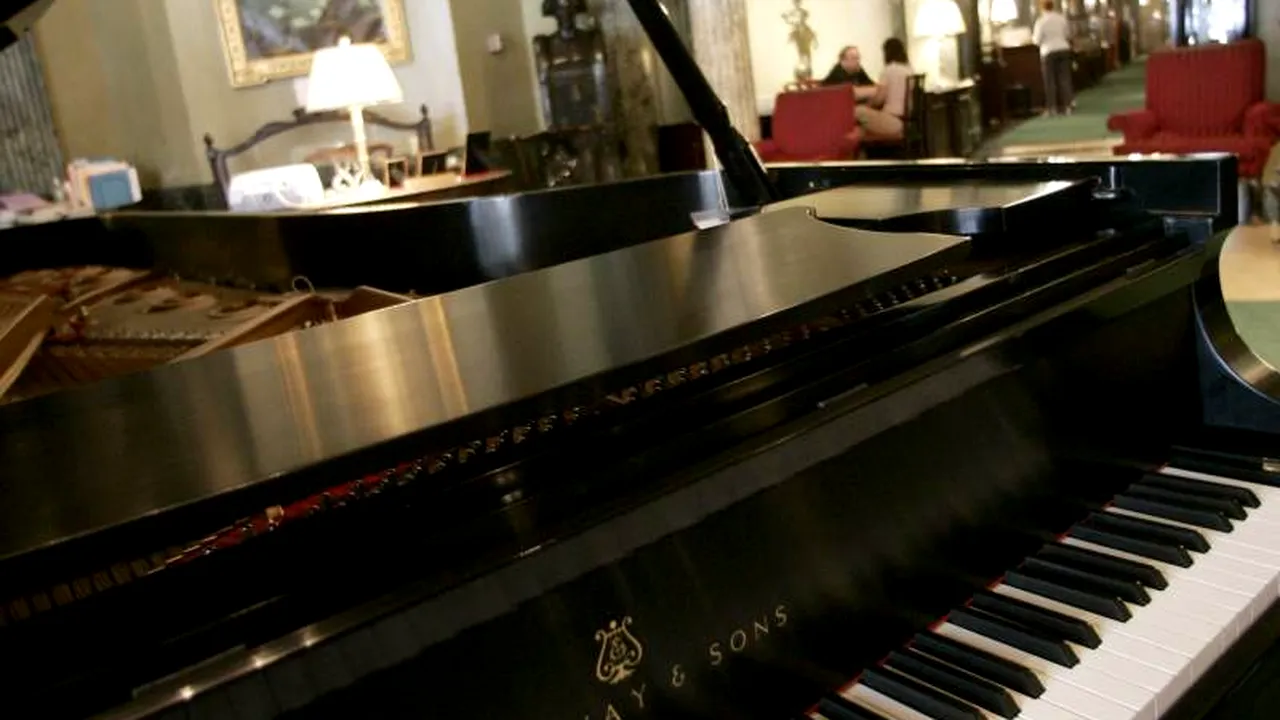 BNR a cumpărat un pian Steinway de 130.000 de euro
