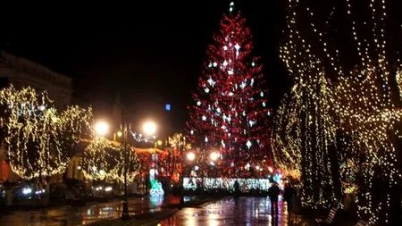 Sute de persoane, la aprinderea iluminatului festiv la Târgu Mureș
