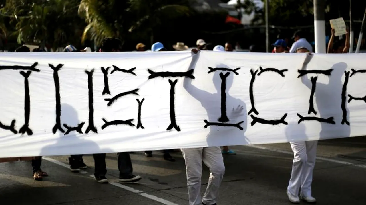 Cel puțin 11 cadavre decapitate, găsite pe marginea unui drum din Mexic