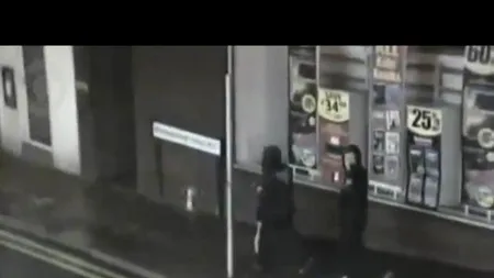 Moment amuzat surprins de o cameră de supraveghere: 