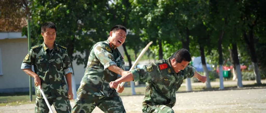 Jandarmii români se antrenează la Kung Fu cu polițiștii din China