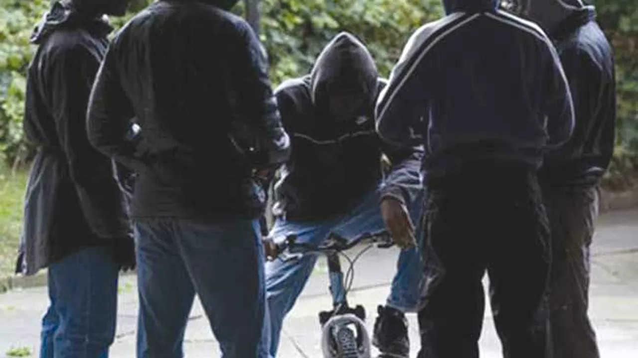 Revolta unui polițist, umilit în miez de noapte de o gașcă de scandalagii: „Când era lege și îi scoteam afară-n șuturi, eram milițieni comuniști și nu lăsam tinerii să se distreze, săracii...