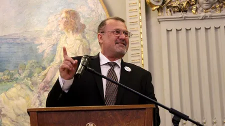 Prezidențiabilul John Ion Banu, întrebat de intențiile SUA de a-și retrage trupele din România: 