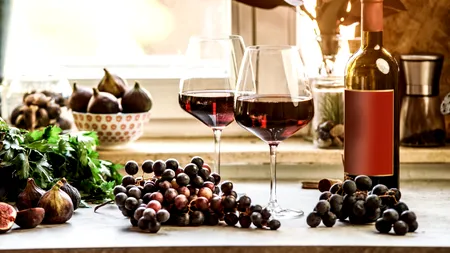 Un antreprenor român a renunțat la Italia pentru a promova producția de VINURI românești