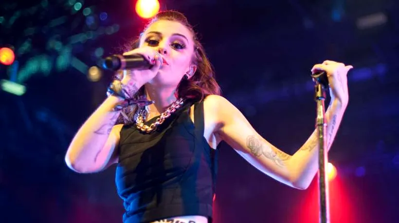 Cum și-a surprins fanii cântăreața britanică Cher Lloyd