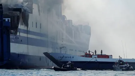 Incendiu de proporții la bordul unui feribot în largul insulei grecești Mykonos. Toți pasagerii au fost evacuați la timp
