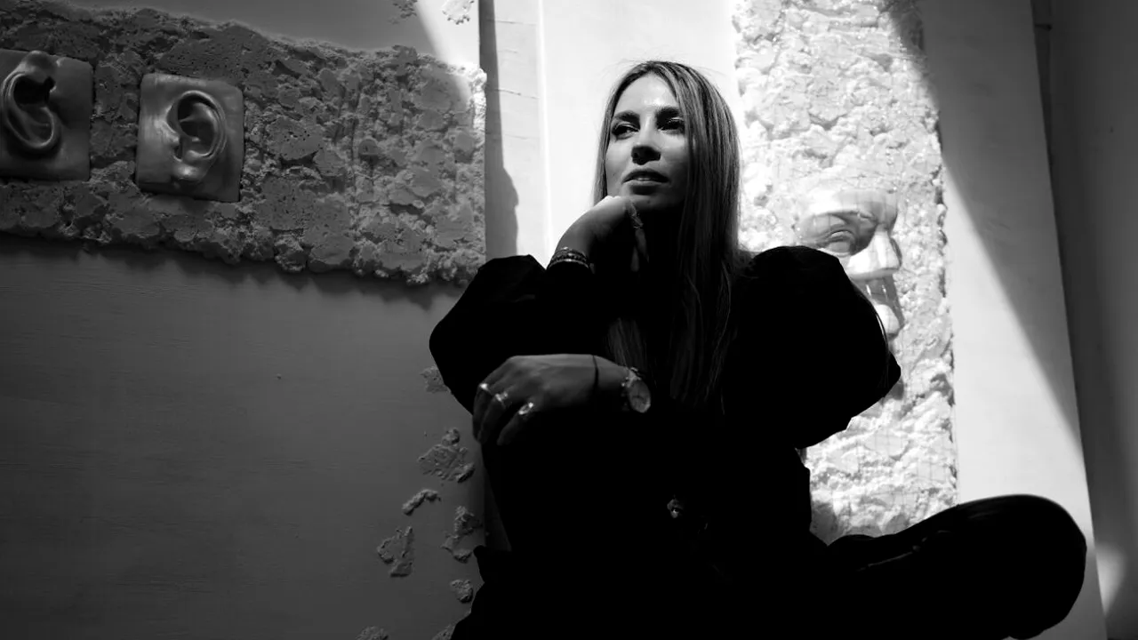 INTERVIU – Designerul Diana Nicolaie, despre arta ca cel mai plăcut mod de exprimare a gândurilor și emoțiilor