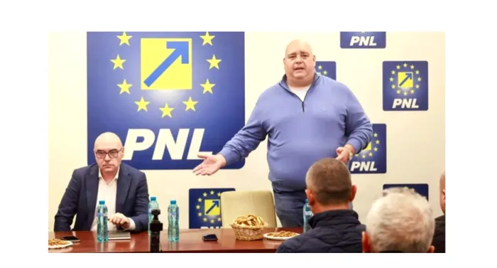 Mihai Răzvan Moraru (în dreapta imaginii)