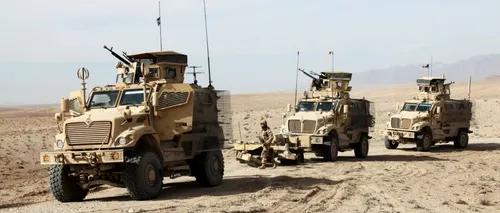 Patru militari români, răniți în Afganistan după ce o mașină-capcană a explodat. Mesajul lui Iohannis
