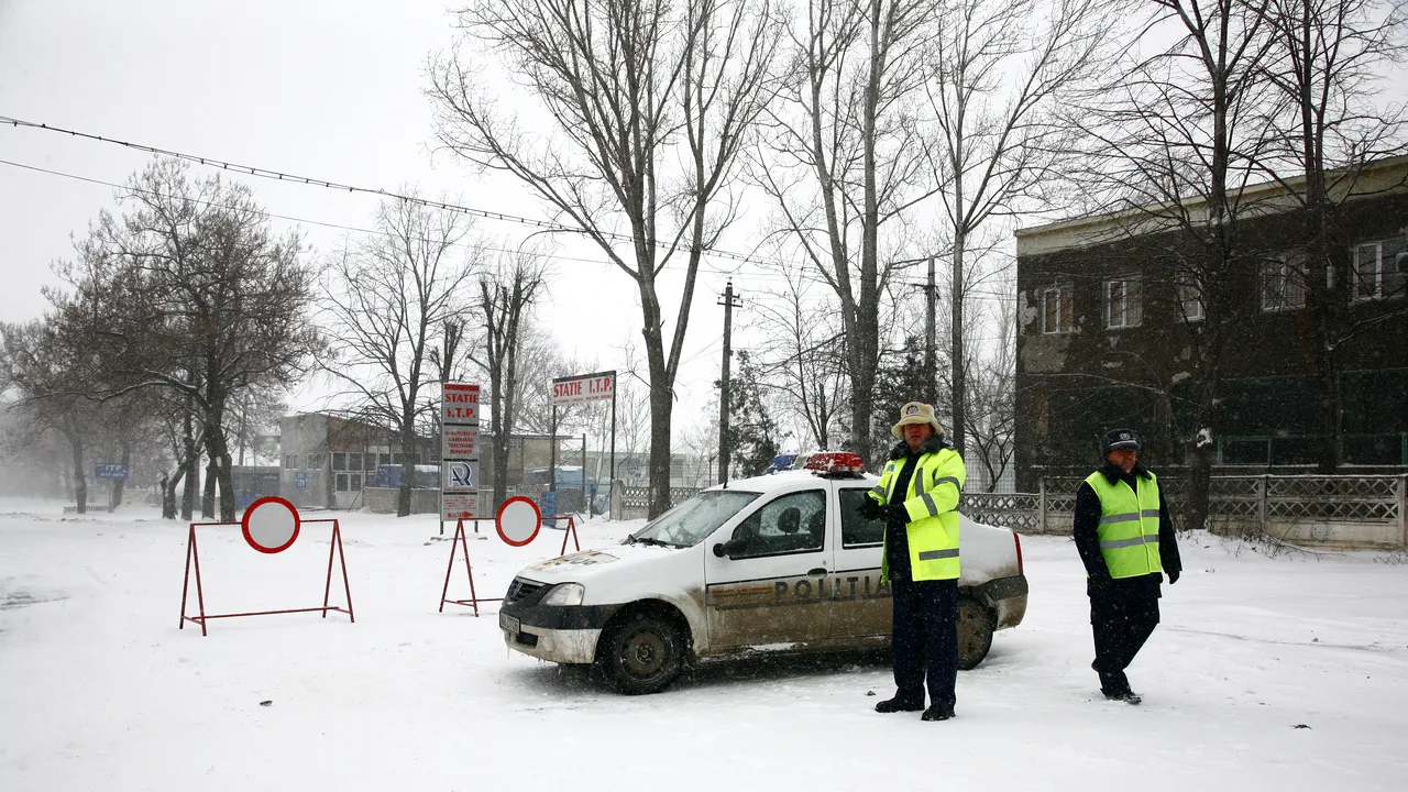 VREMEA. Ninsoare în Râmnicu Sărat în CINCI IMAGINI Mediafax