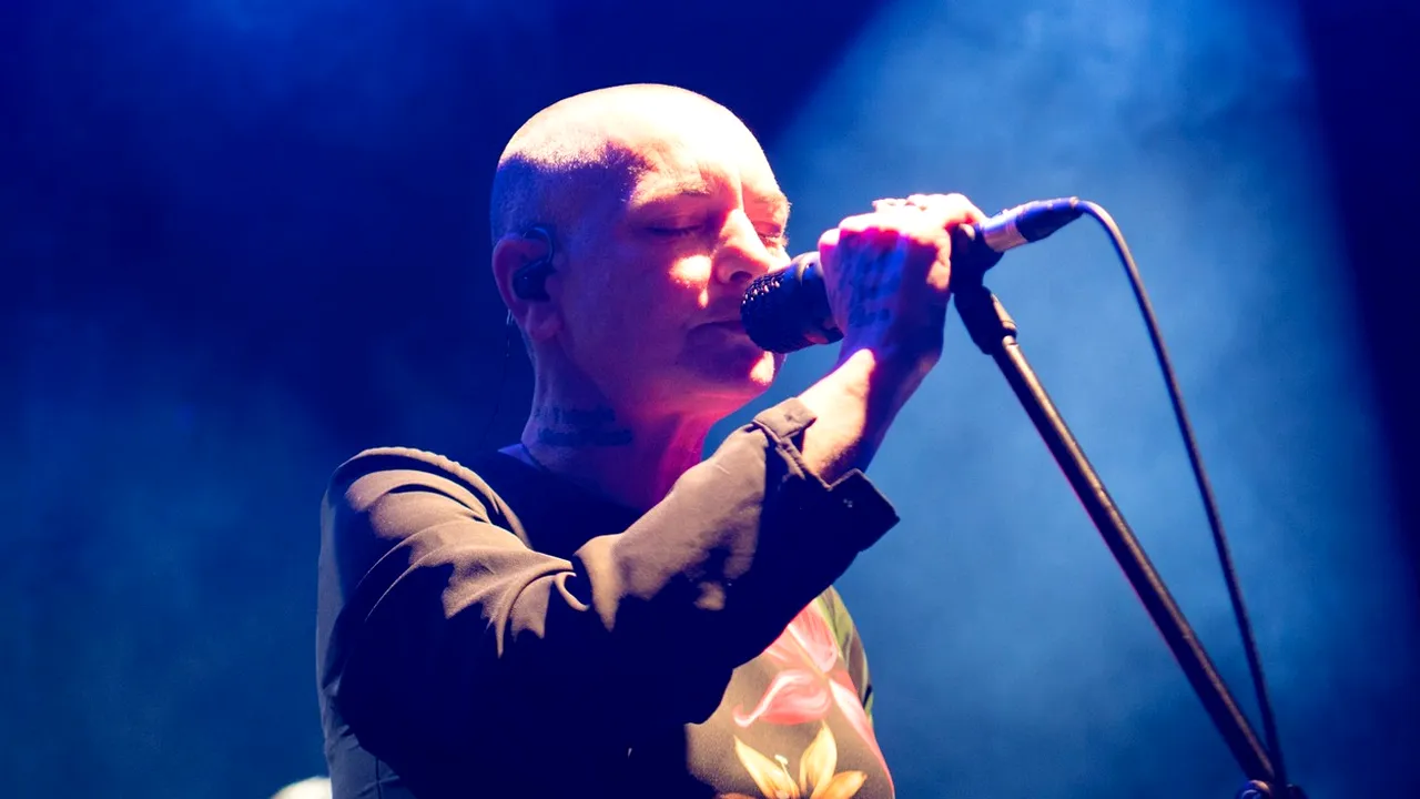 Sinead O’Connor a ajuns din nou în spital. Cântăreața se consideră vinovată de moartea fiului său: „Nu mai merit să trăiesc”