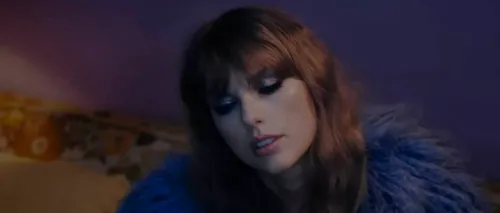 Taylor Swift a lansat cel de-al 10-lea album de studio intitulat „Midnights”