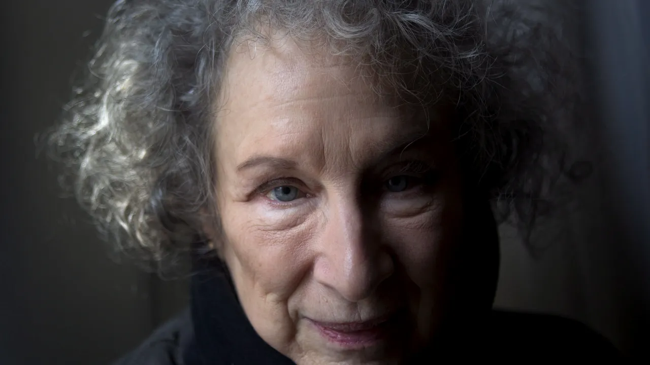 Autoarea cărții „Povestea Slujitoarei