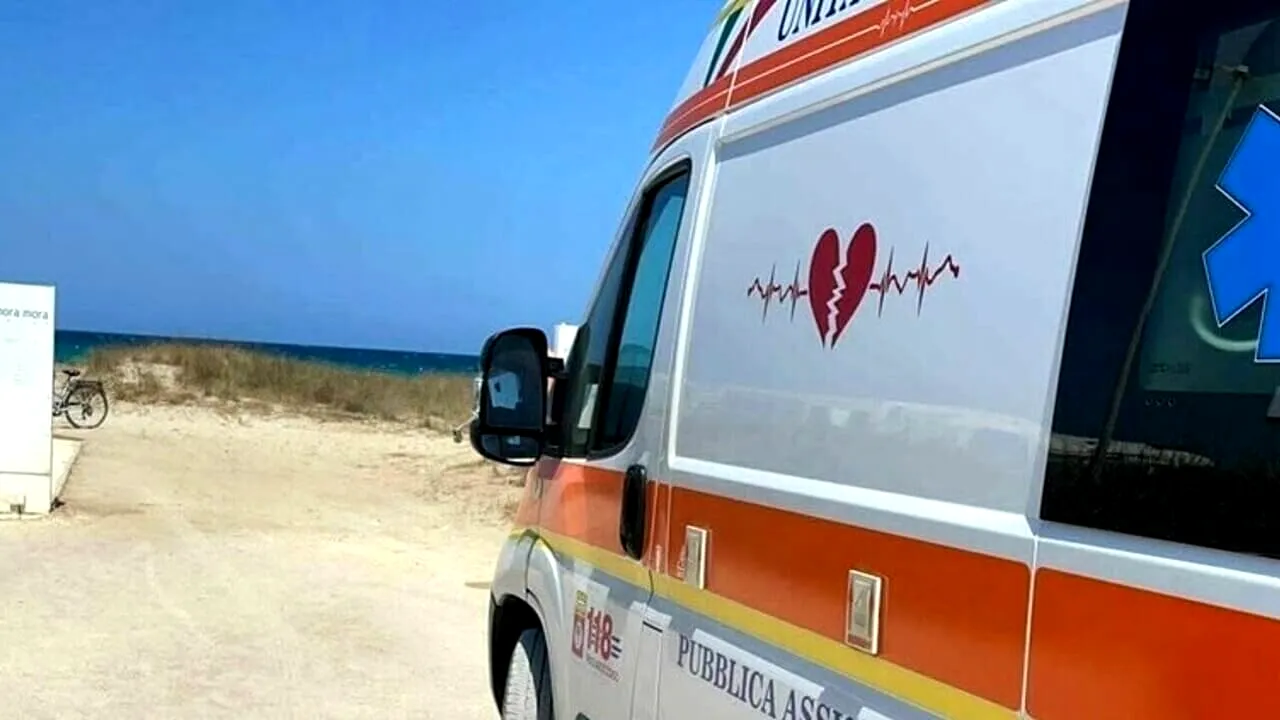 Un bătrân de 70 de ani s-a aruncat în apele învolburate ca să salveze trei tinere aflate în pericol de ÎNEC. Cum s-a terminat totul