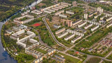 Orașul celebru care caută urgent locuitori. Cei care decid să se mute primesc locuință gratuită