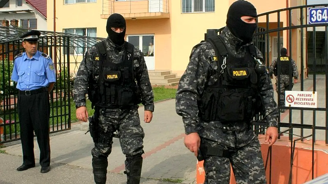 Perchezițiii în Prahova, la persoane suspectate de fraude bancare de 300.000 de lei
