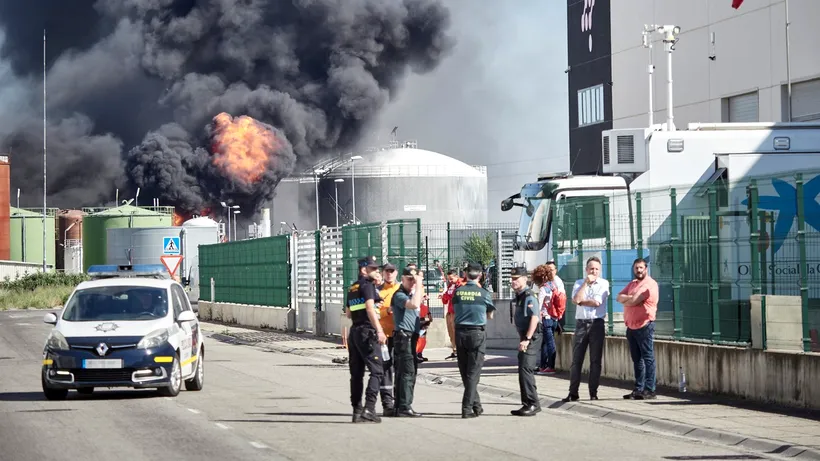 FOTO - VIDEO | Explozie puternică într-o fabrică de biodiesel din Spania: Doi oameni, între care un român, au murit