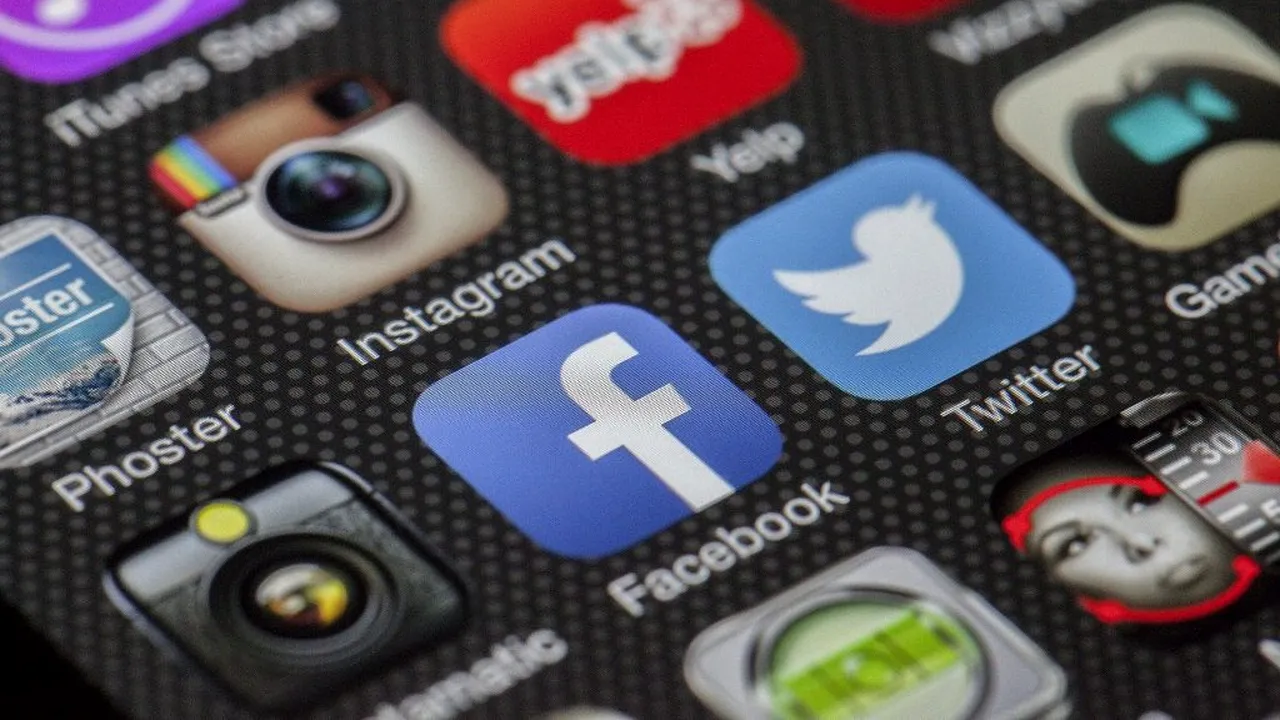 Twitter a pierdut 5 miliarde de dolari la bursă după ce i-a suspendat contul lui Donald Trump